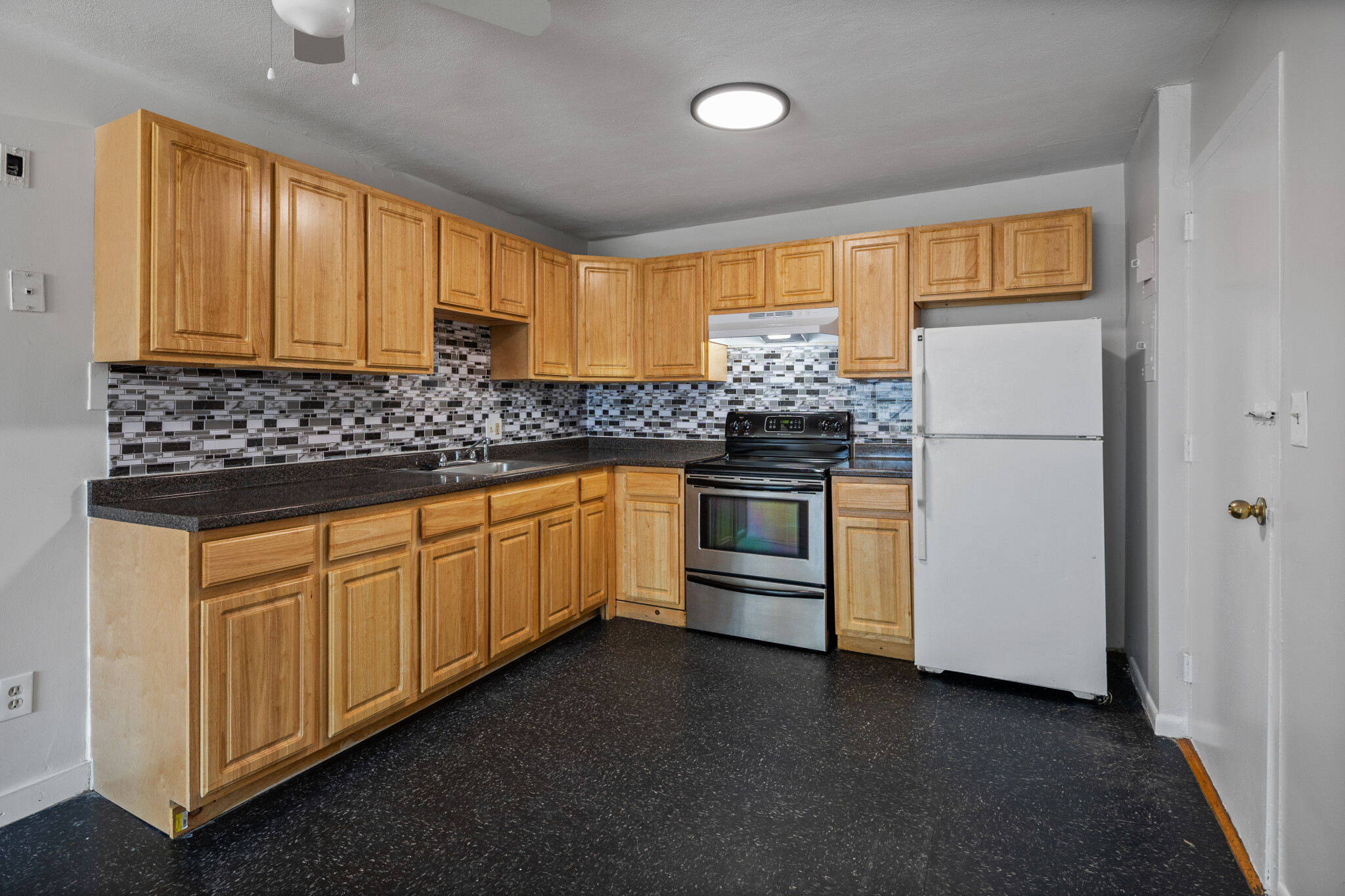 580 Cummins Hwy, Mattapan