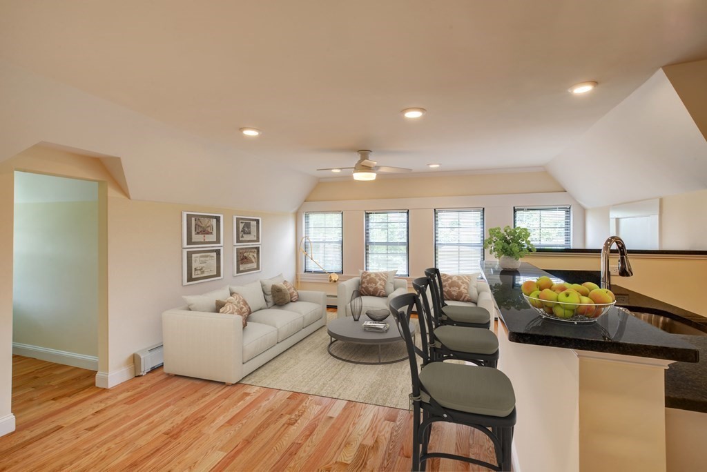 219 Commonwealth Ave, Chestnut Hill (Newton)