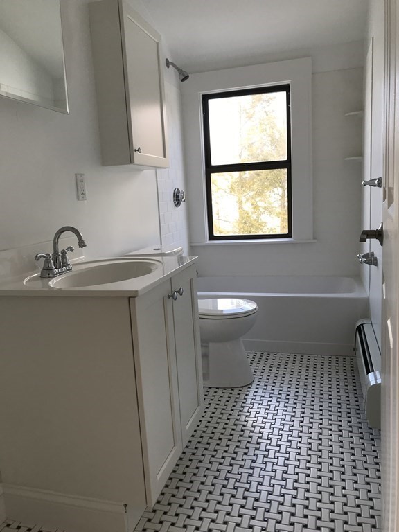 219 Commonwealth Ave, Chestnut Hill (Newton)