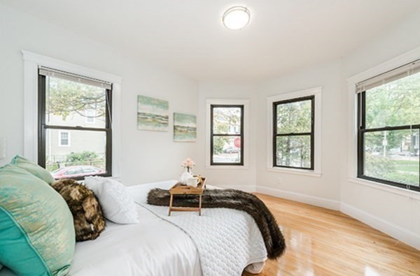 19 Pleasant St, Central Square