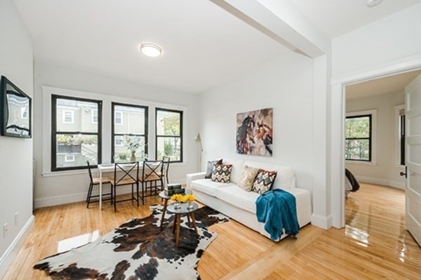 19 Pleasant St, Central Square