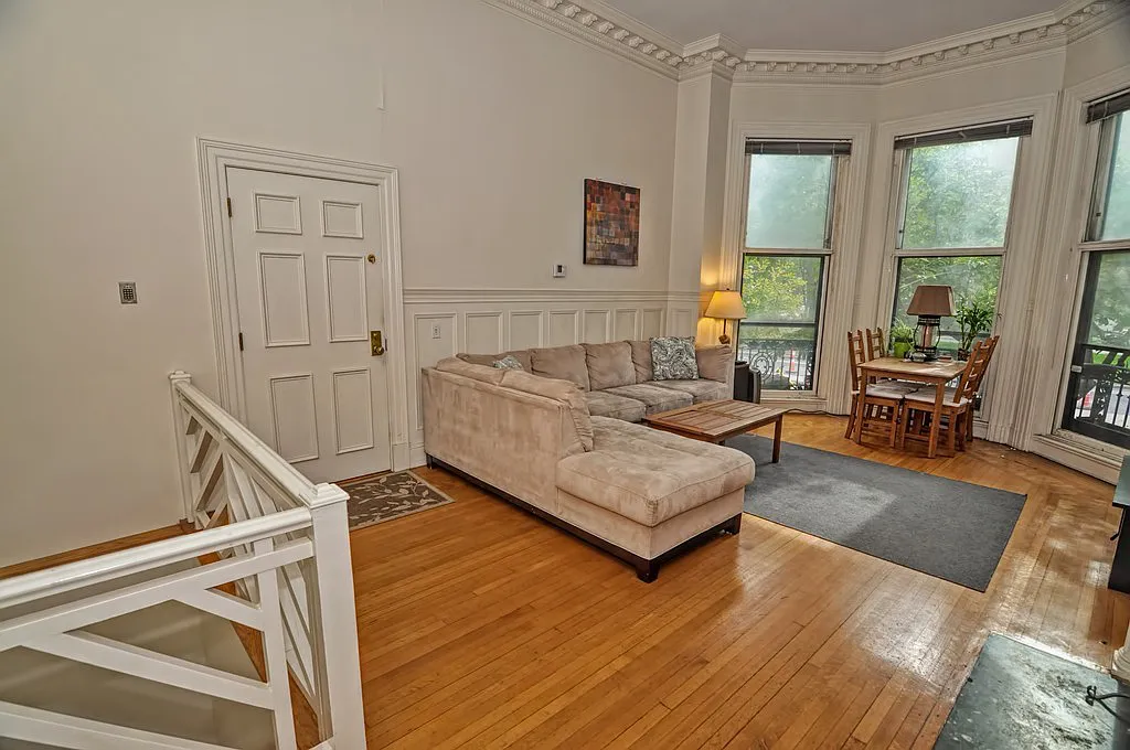 327 Commonwealth Ave, Back Bay