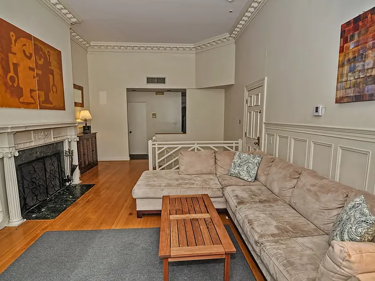 327 Commonwealth Ave, Back Bay