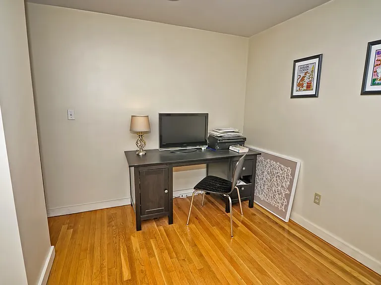 327 Commonwealth Ave, Back Bay