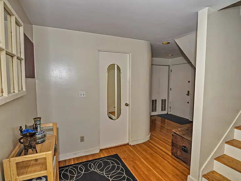 327 Commonwealth Ave, Back Bay