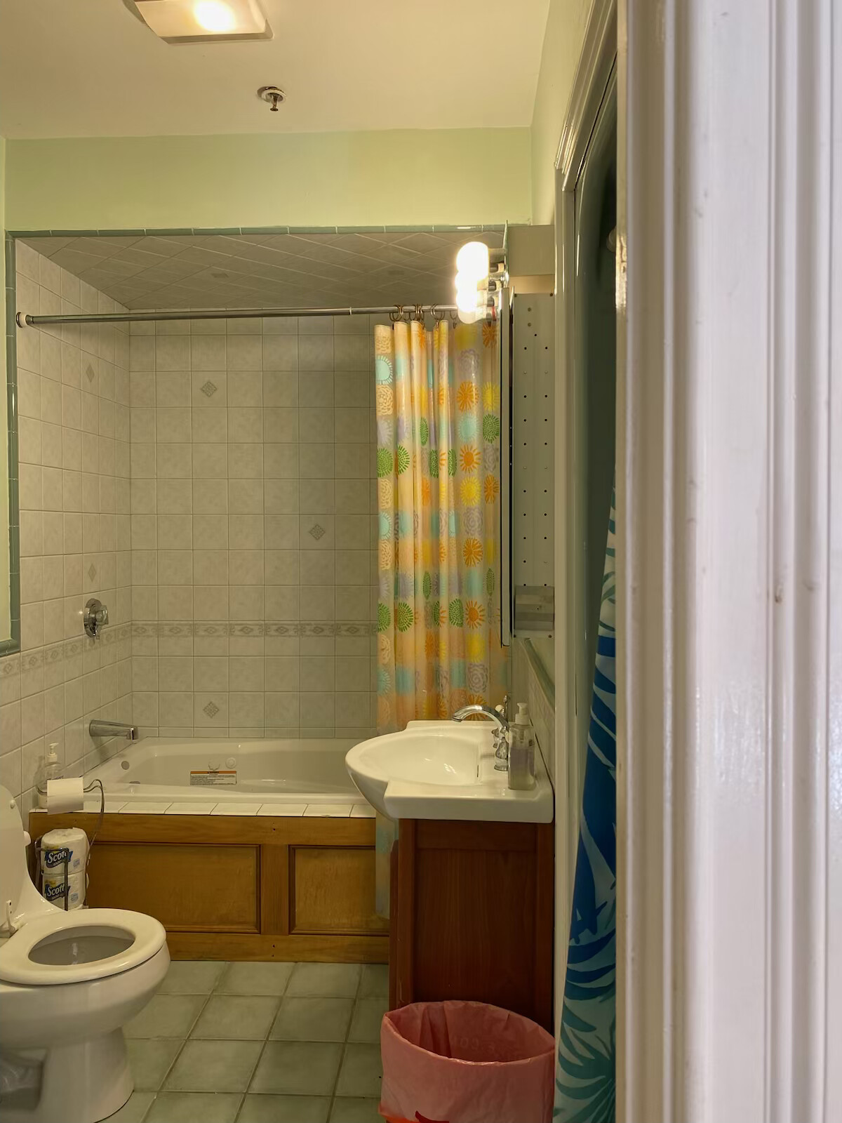 74 Georgia St, Roxbury