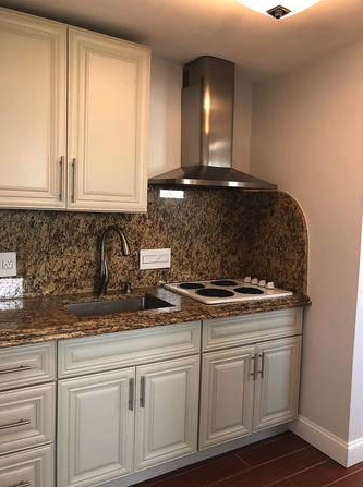 1572 Beacon St, Waban