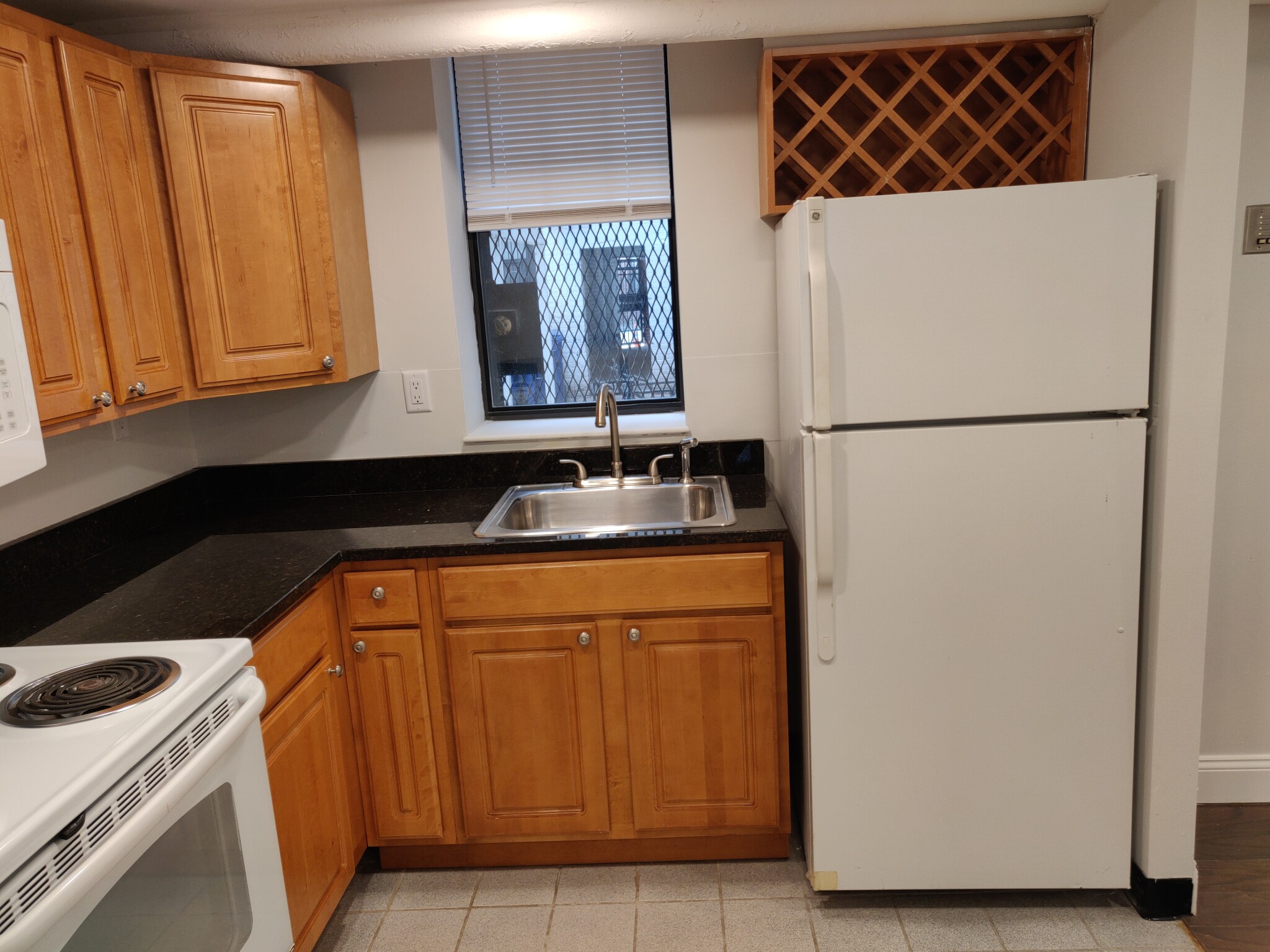 124 Peterborough St, Fenway