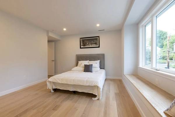 10 Belmont St, Newton Corner