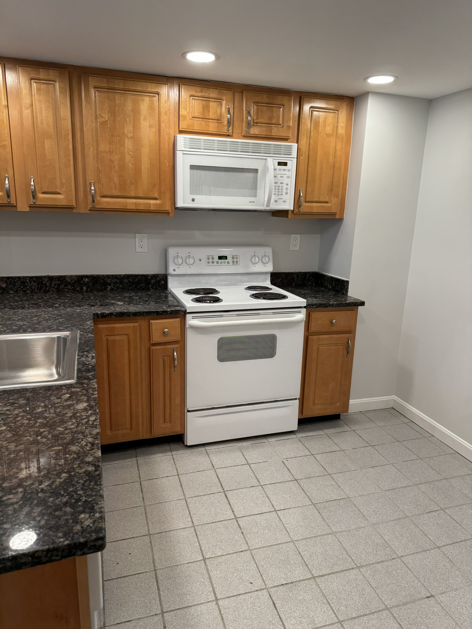 24 Queensberry St, Fenway