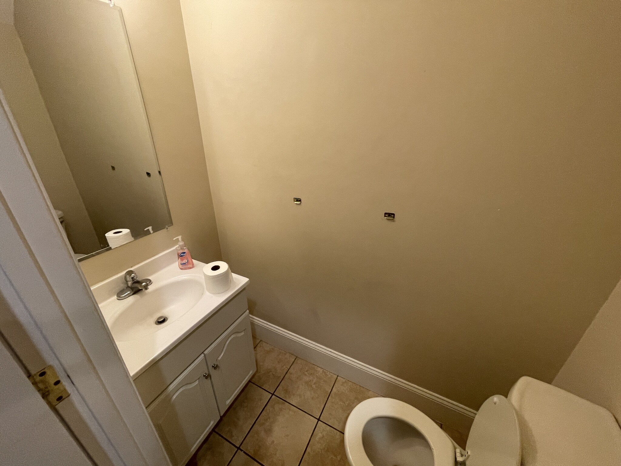 Photos of apartment on Sewall St.,Boston MA 02120