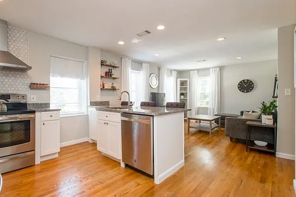 416 Medford St, Charlestown