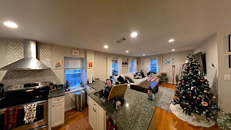 416 Medford St, Charlestown