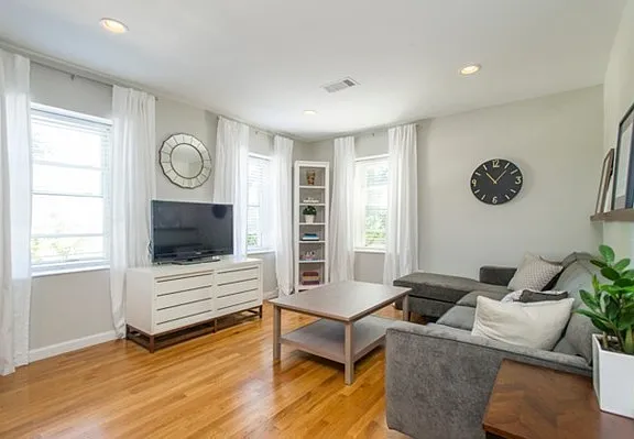 416 Medford St, Charlestown