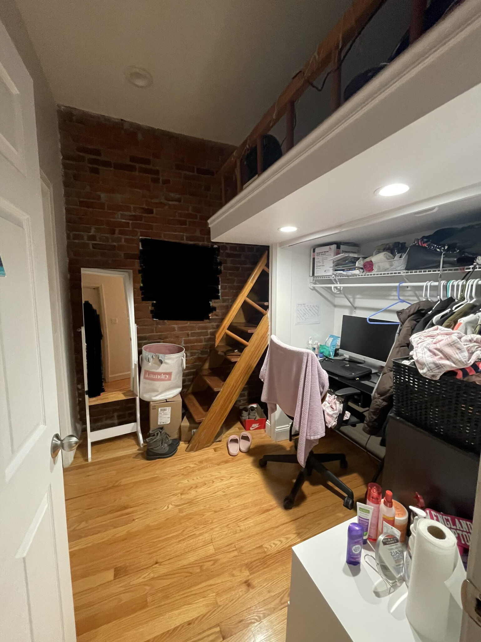 17 Aberdeen St, Fenway