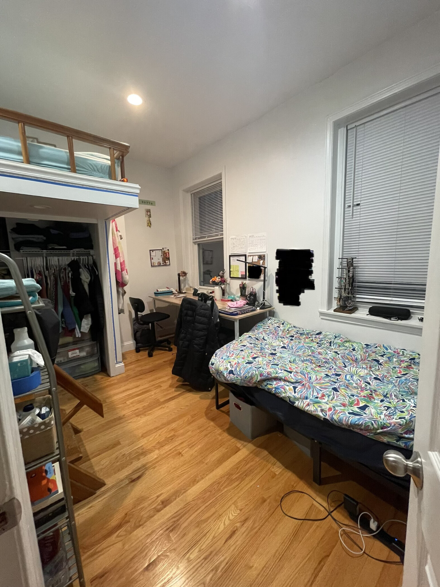 17 Aberdeen St, Fenway