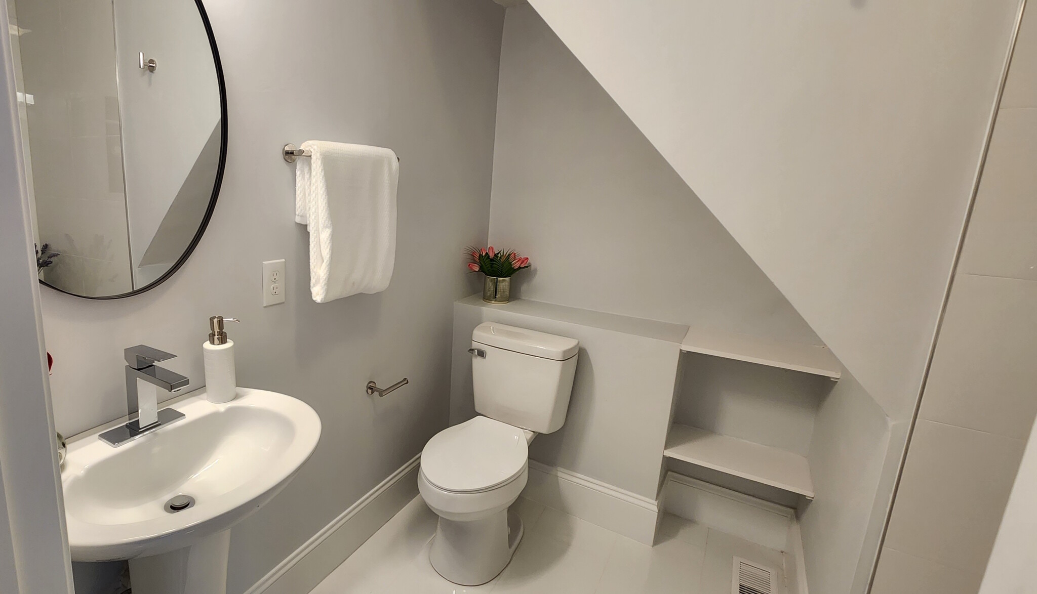 38 Kimball Rd, East Watertown