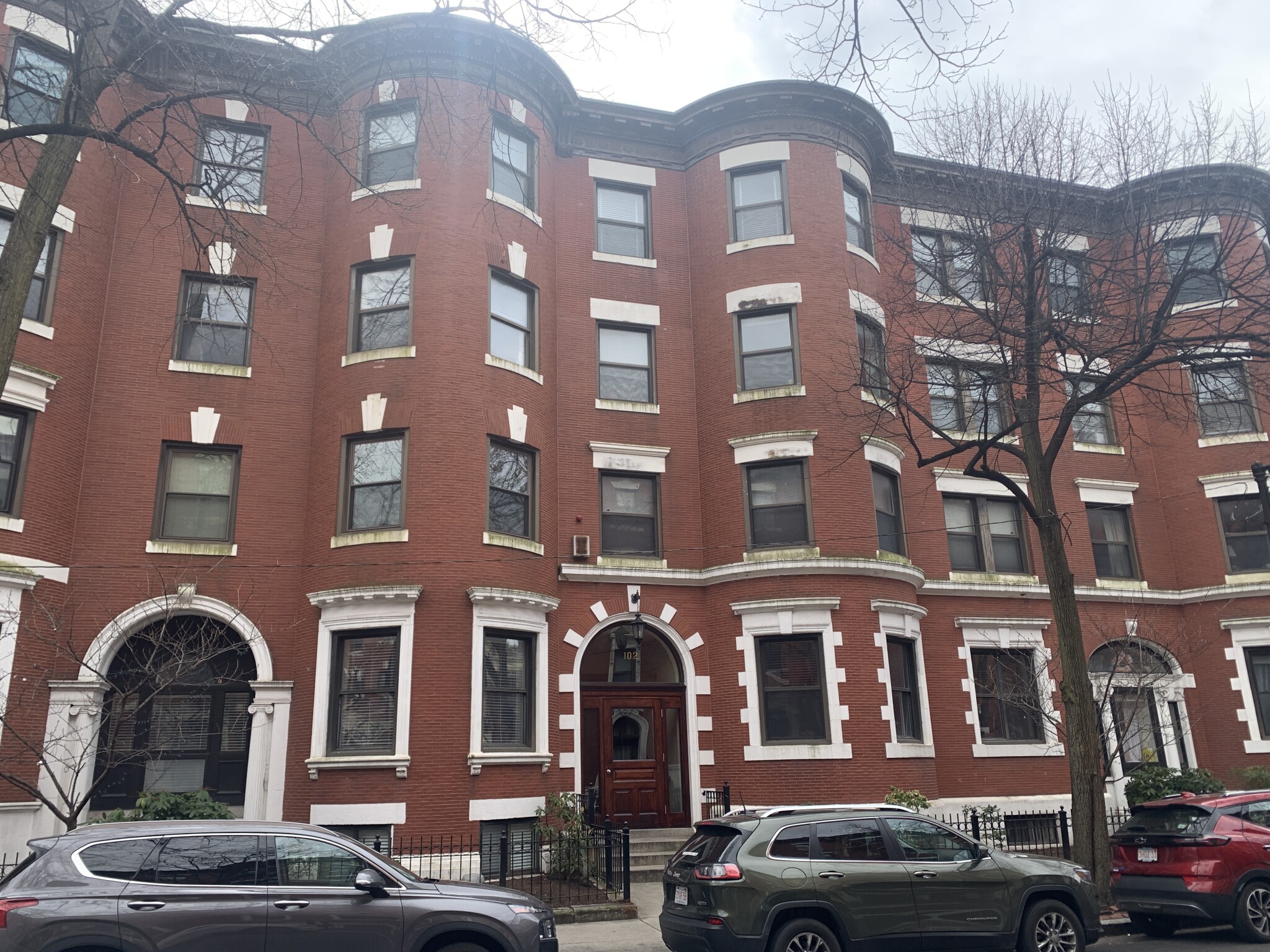 102 Gainsborough St, Fenway