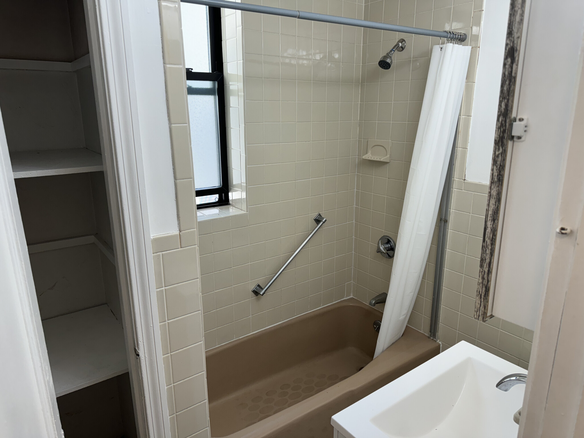 39 Glenville Ave, Allston