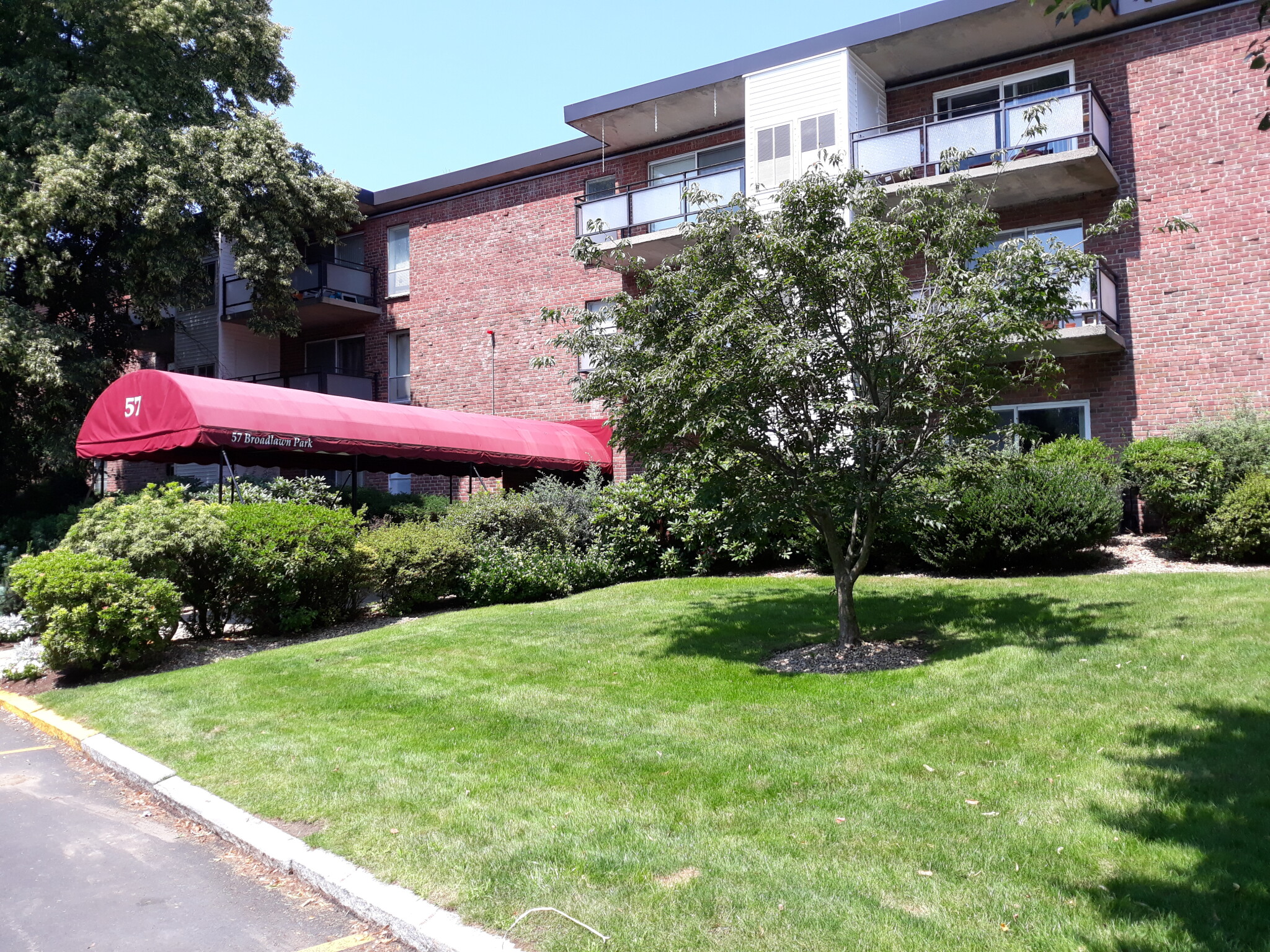 57 Broadlawn Park, West Roxbury