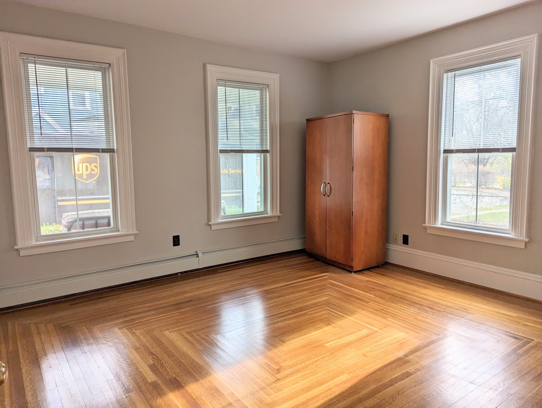 64 Bowen St, Newton Centre