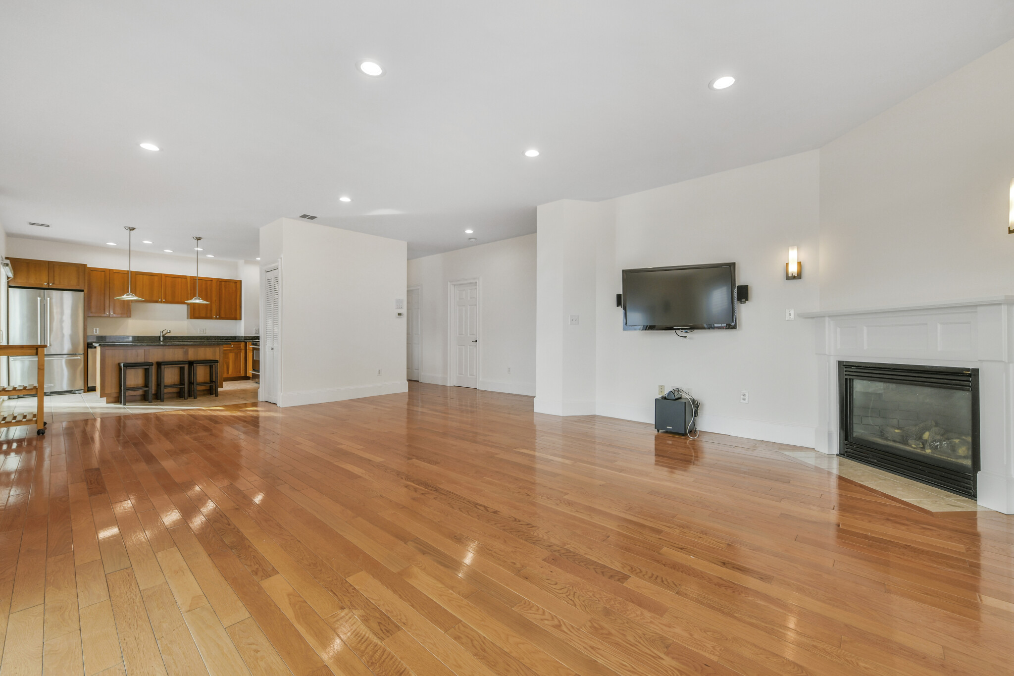 467 8th St, East Boston