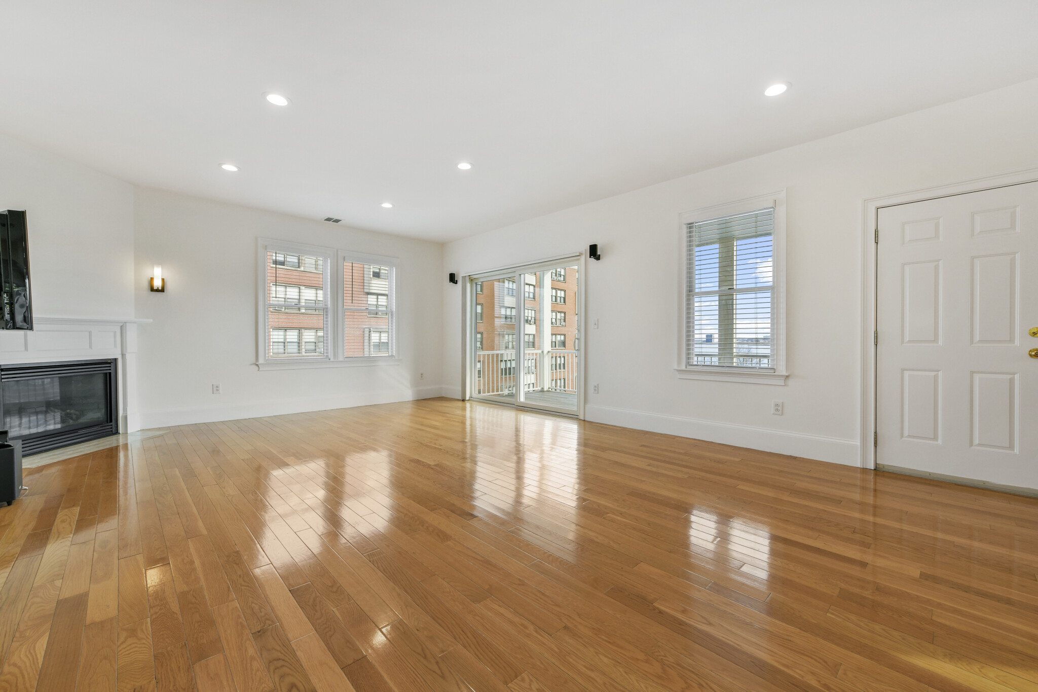 467 8th St, East Boston