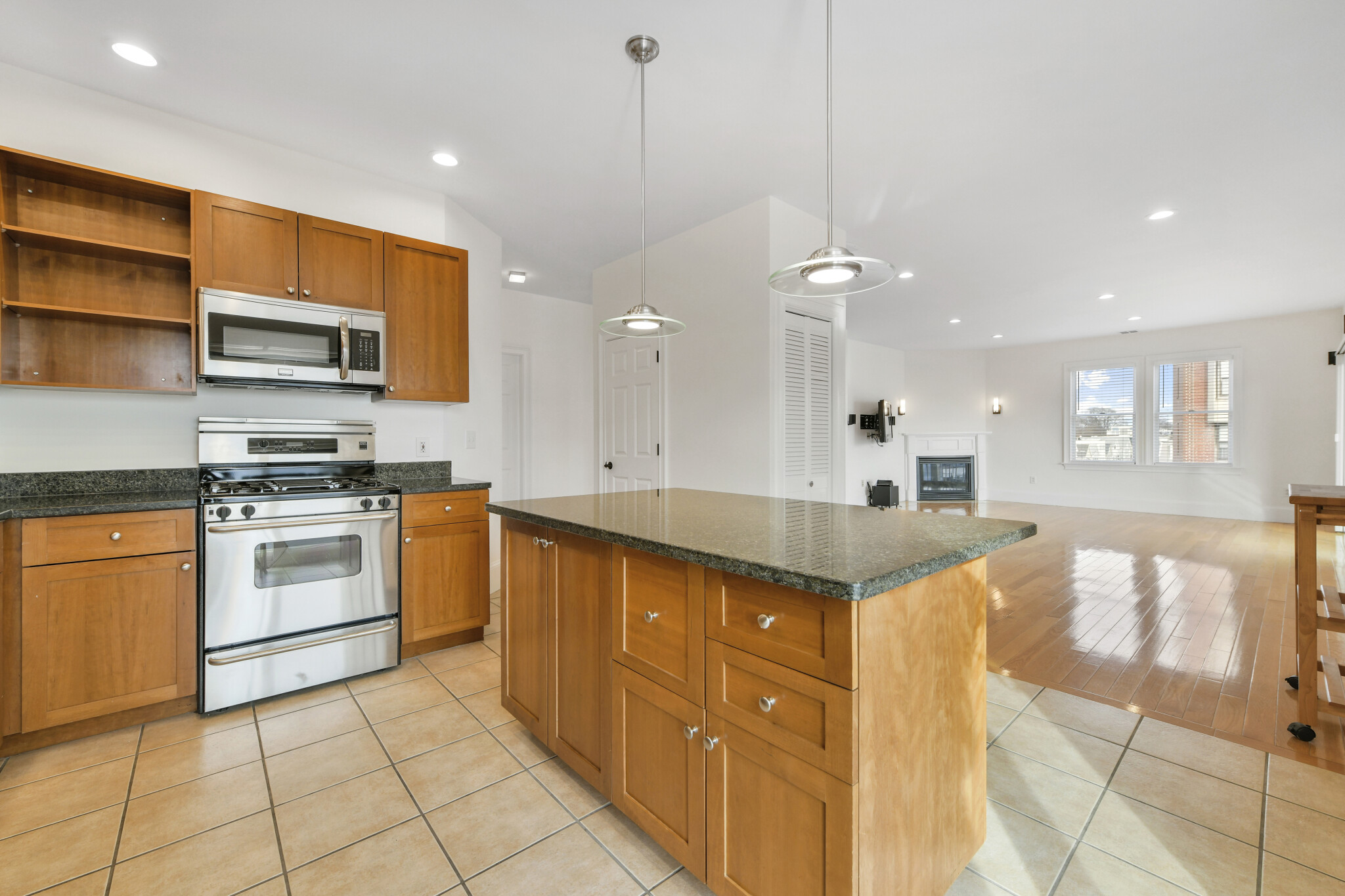 467 8th St, East Boston