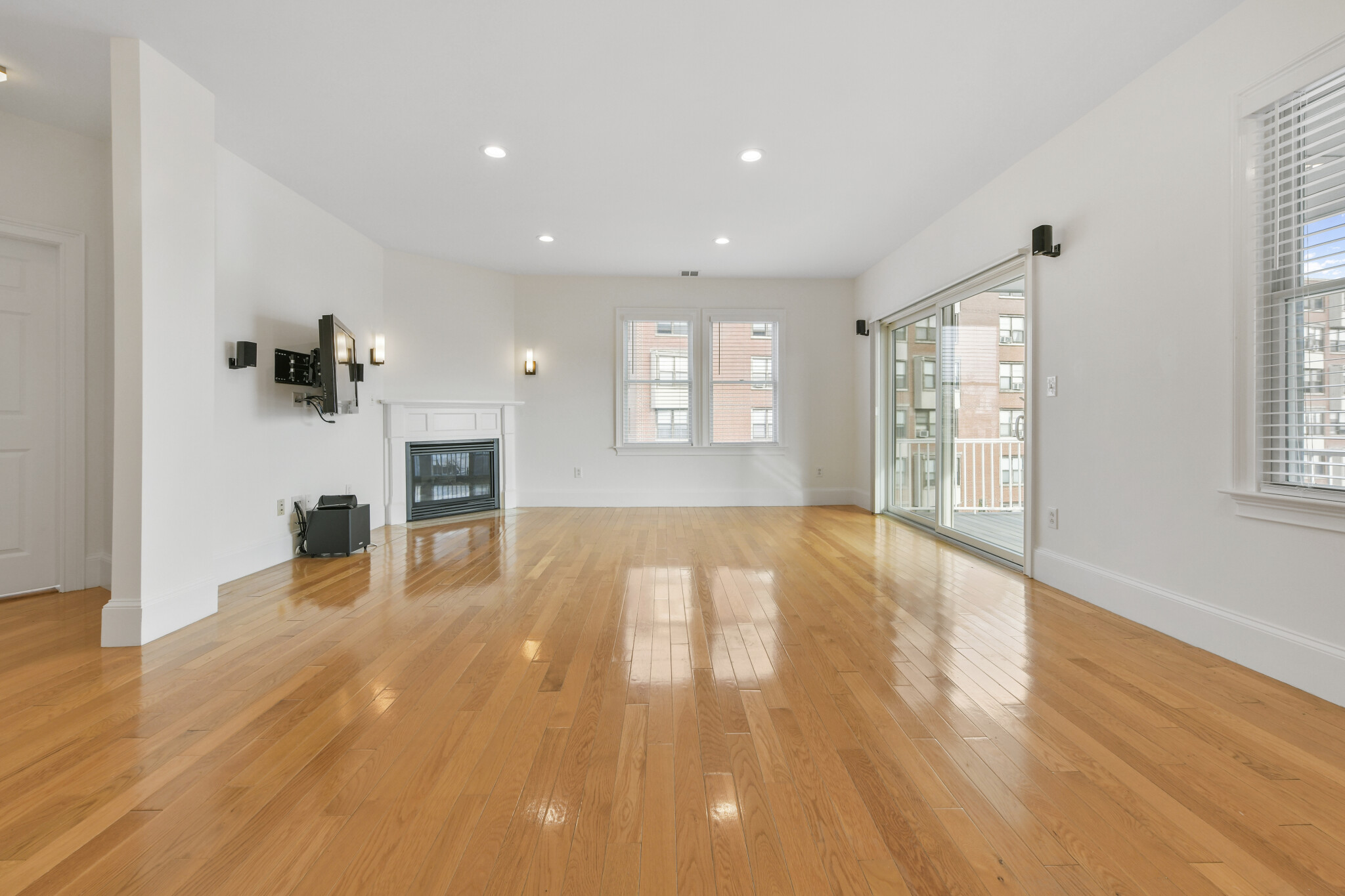 467 8th St, East Boston