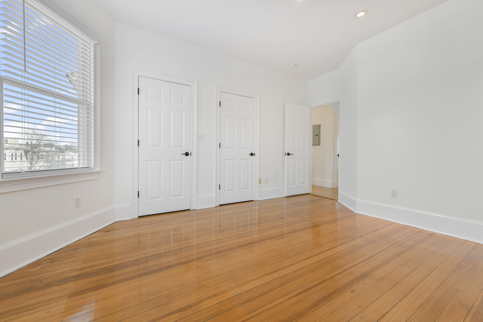 467 8th St, East Boston