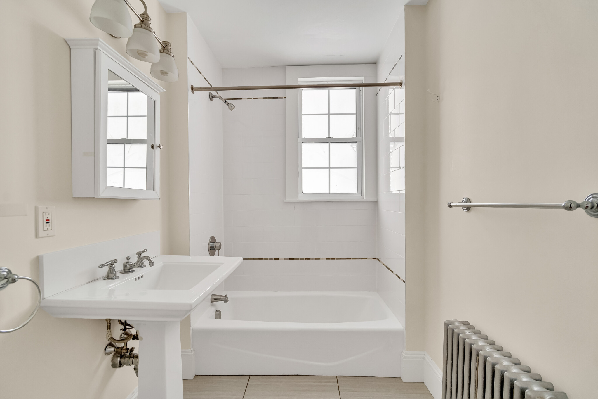 80 Chestnut St, Longwood