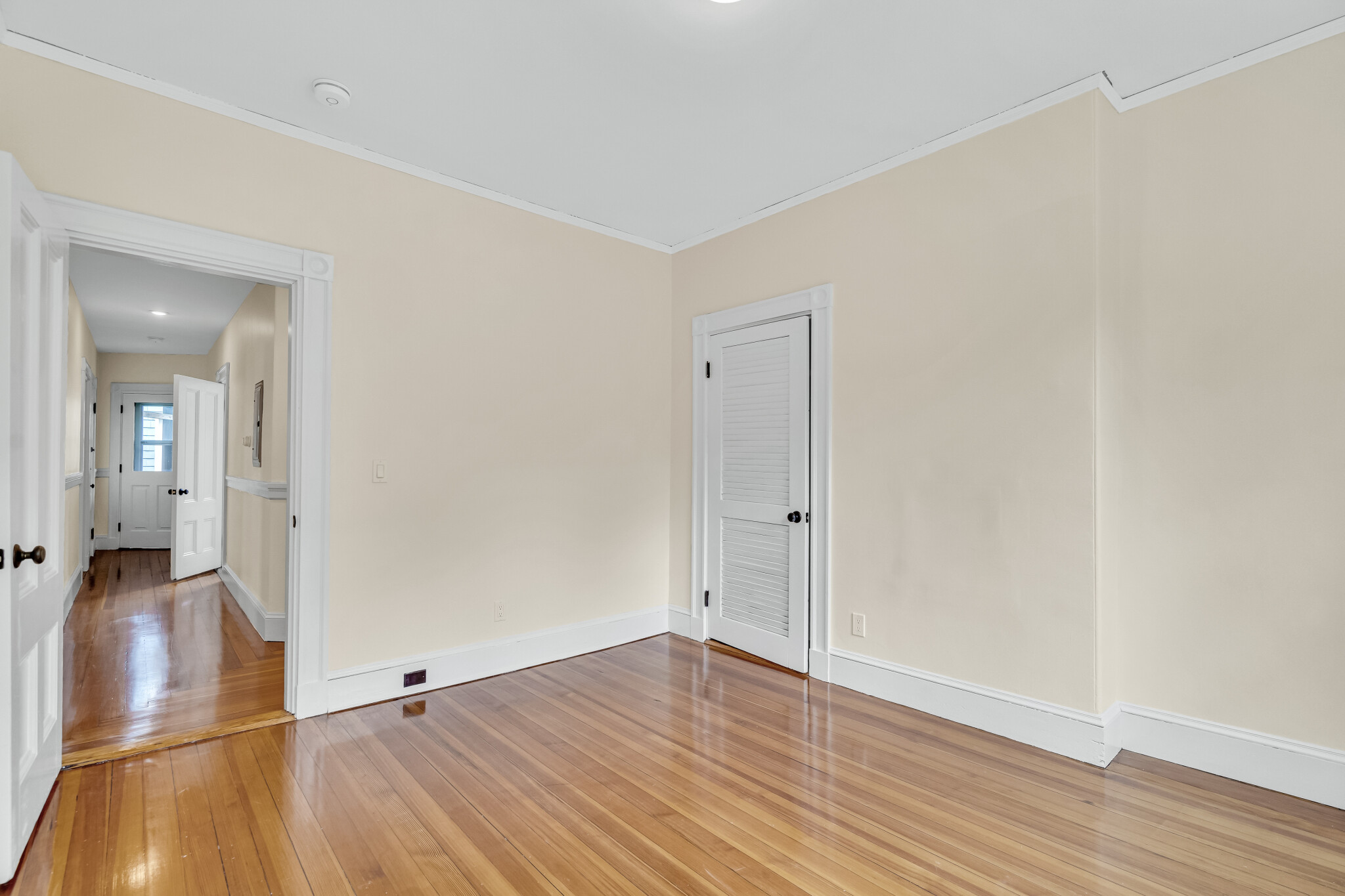 80 Chestnut St, Longwood