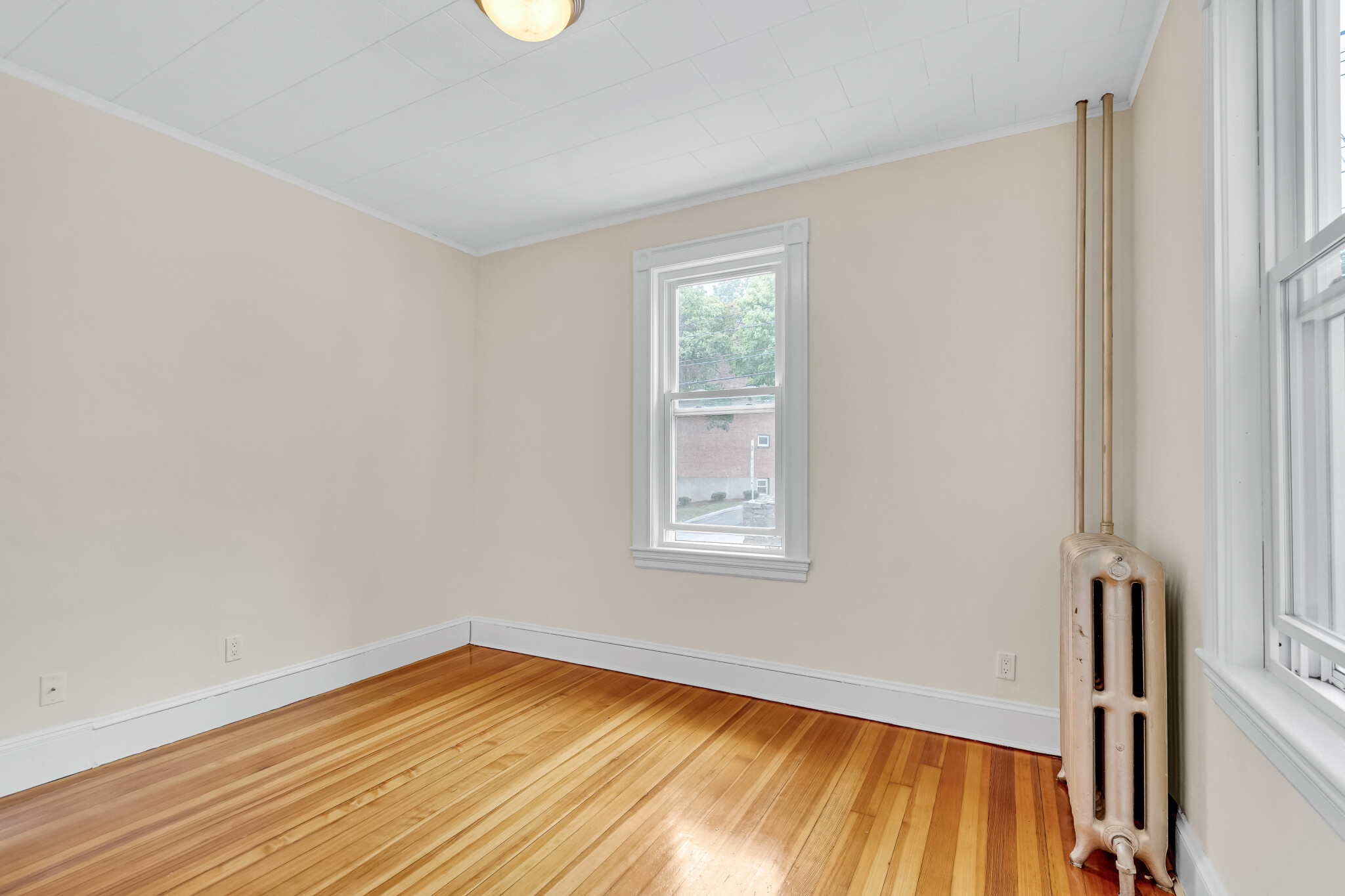 80 Chestnut St, Longwood