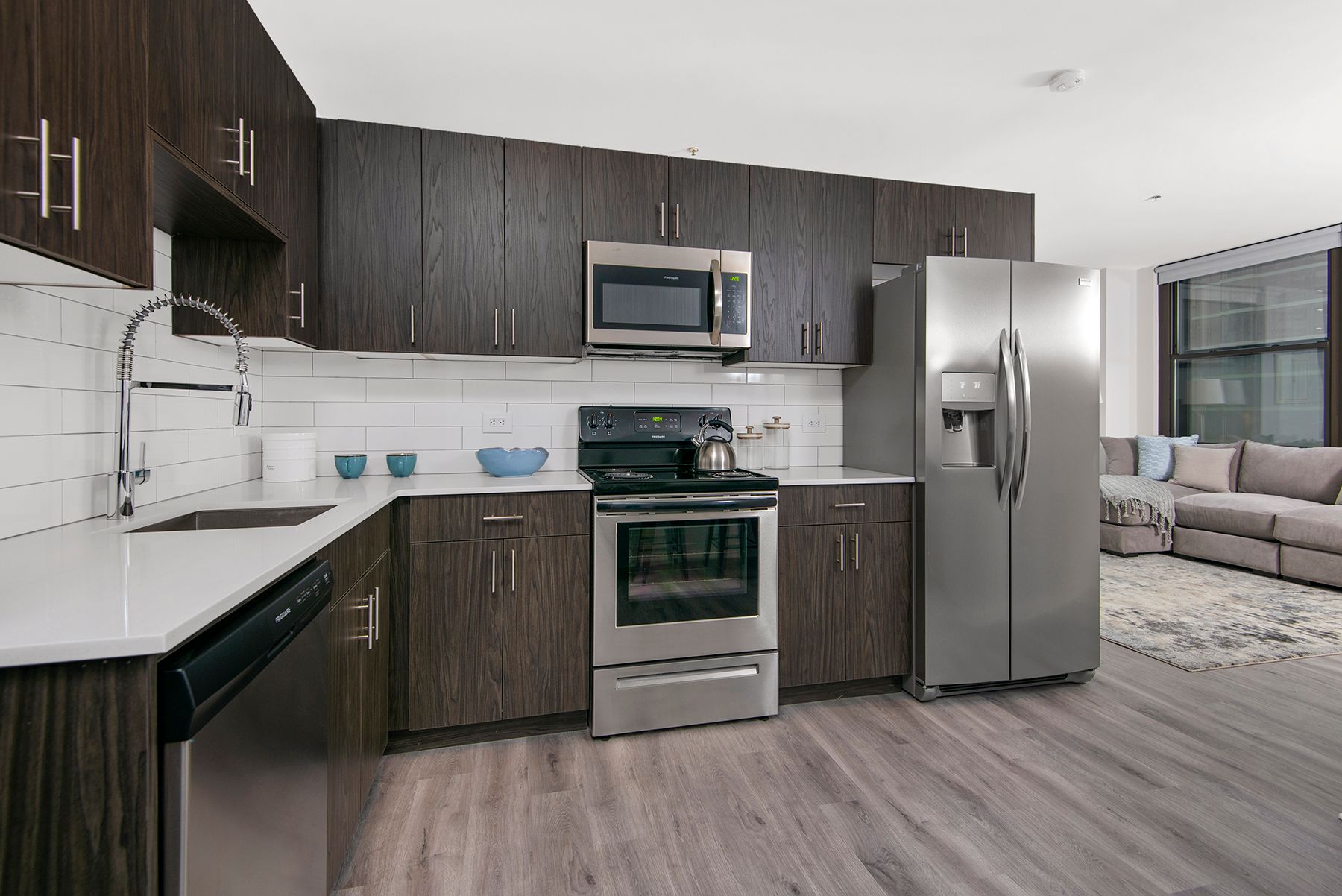 182 West Lake St. - 2,845USD / month