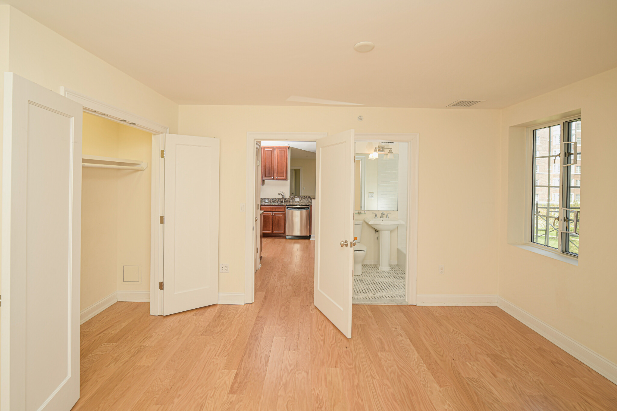 20 Chapel St, Longwood