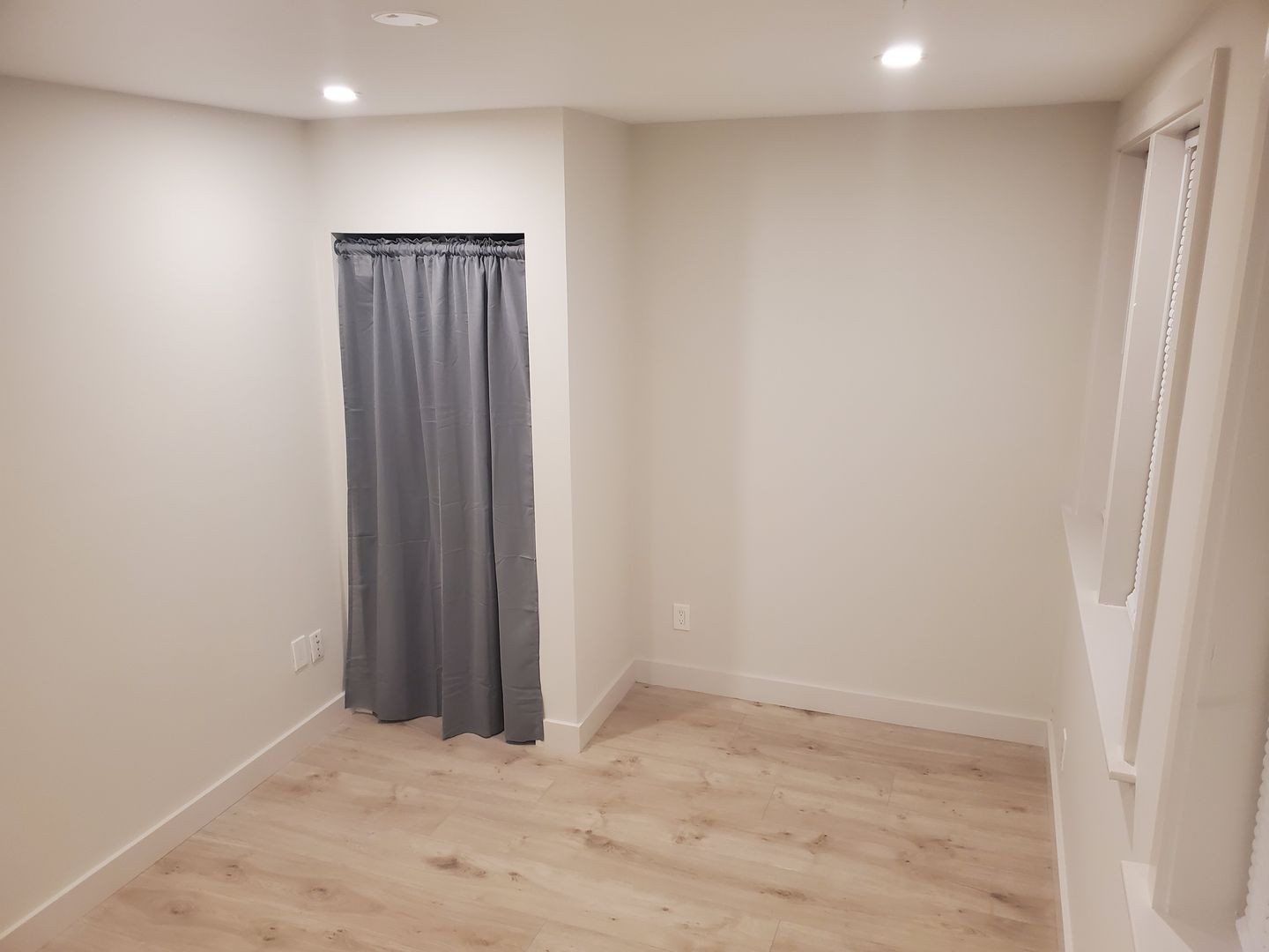 Photos of apartment on Howell St.,Boston MA 