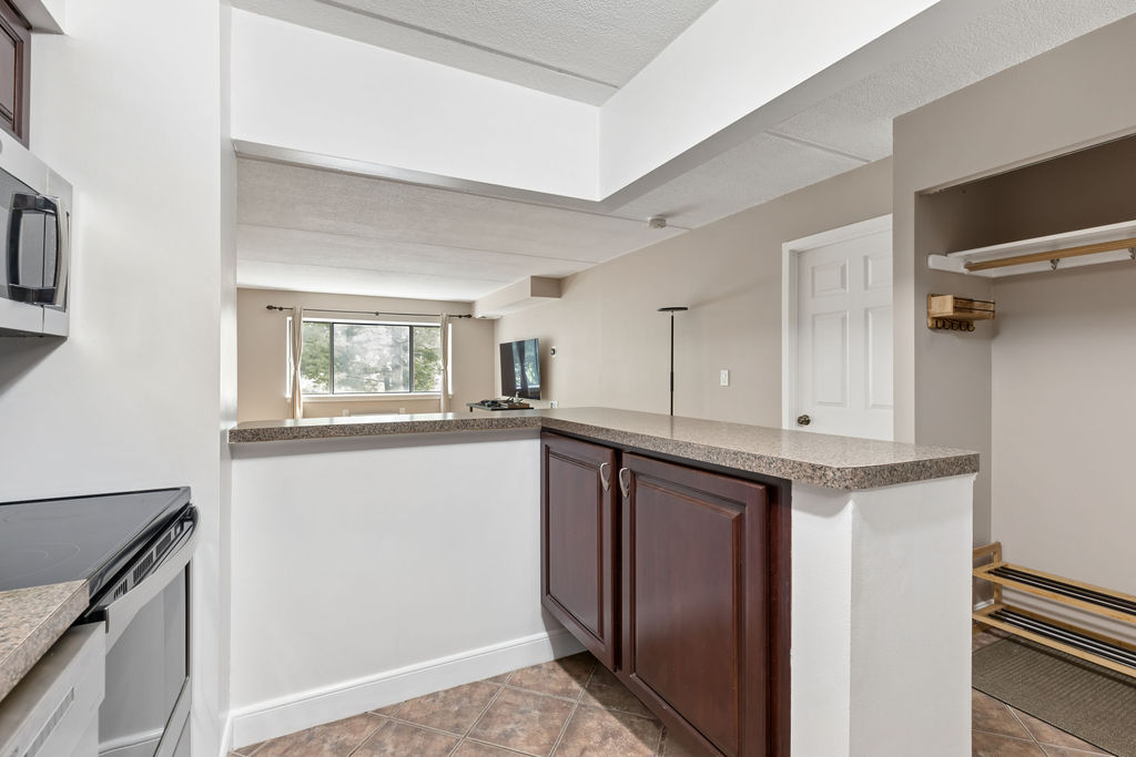 Photos of apartment on Washington St.,Boston MA 02132