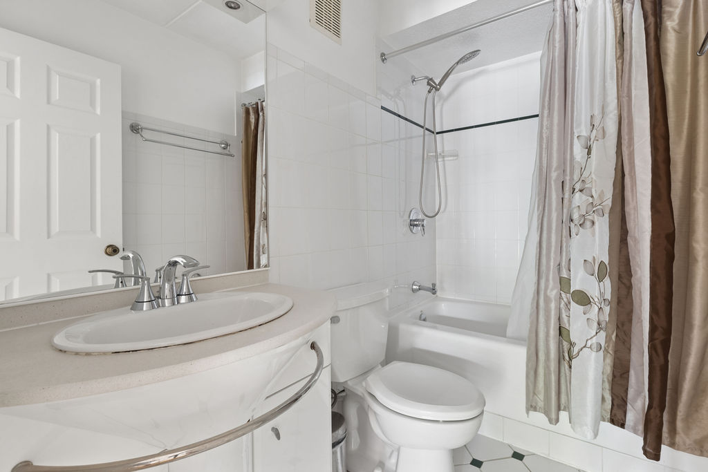 Photos of apartment on Washington St.,Boston MA 02132