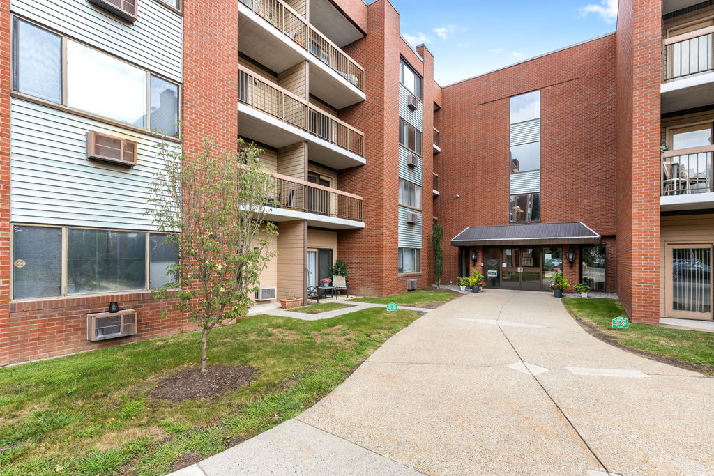 Photos of apartment on Washington St.,Boston MA 02132
