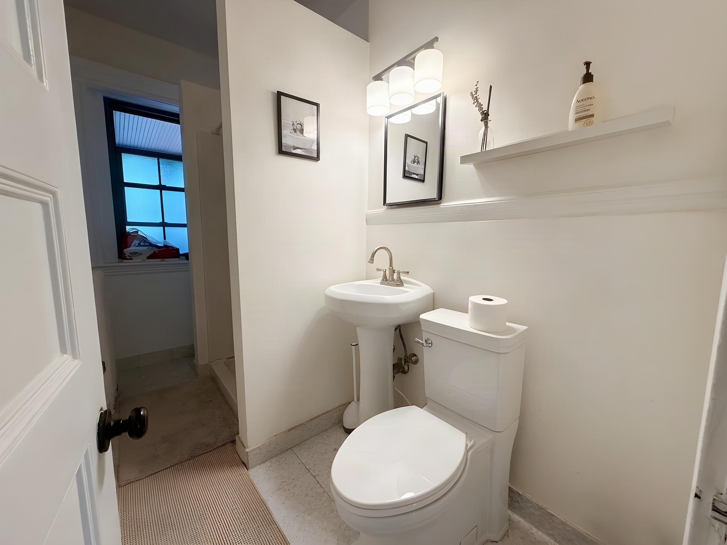 Photos of apartment on Beacon St.,Brookline MA 02445
