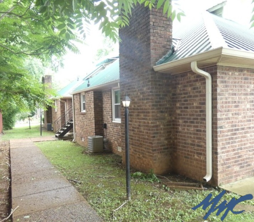 https://ygl-photos.s3.us-west-004.backblazeb2.com/14693W68360001389df.jpg