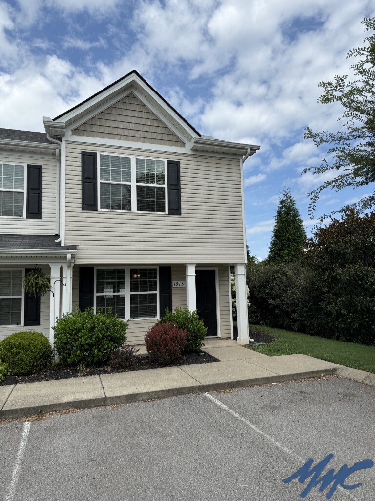 1513 Orange Ct. - 1,425USD / month