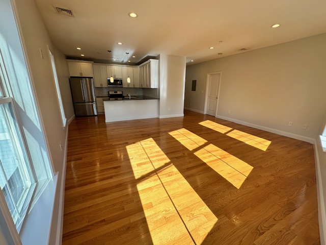 15 Dana Ave, Hyde Park