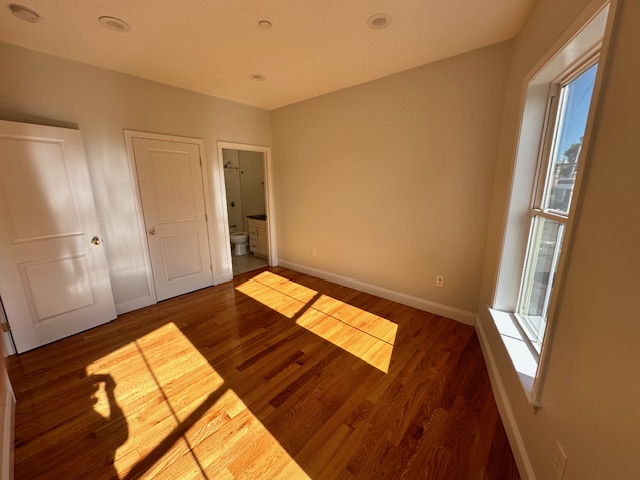 15 Dana Ave, Hyde Park