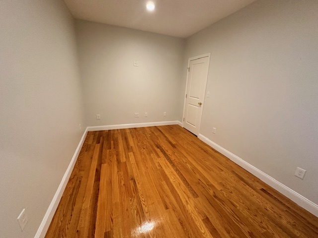 15 Dana Ave, Hyde Park