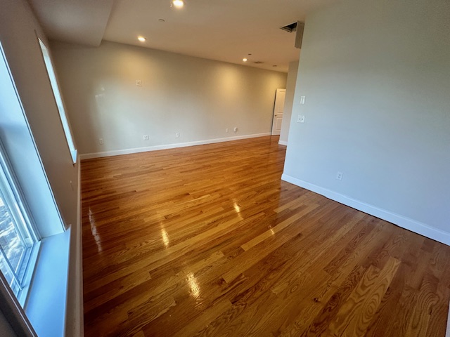 15 Dana Ave, Hyde Park