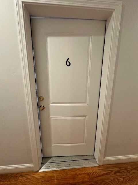 15 Dana Ave, Hyde Park