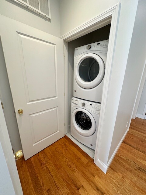 15 Dana Ave, Hyde Park