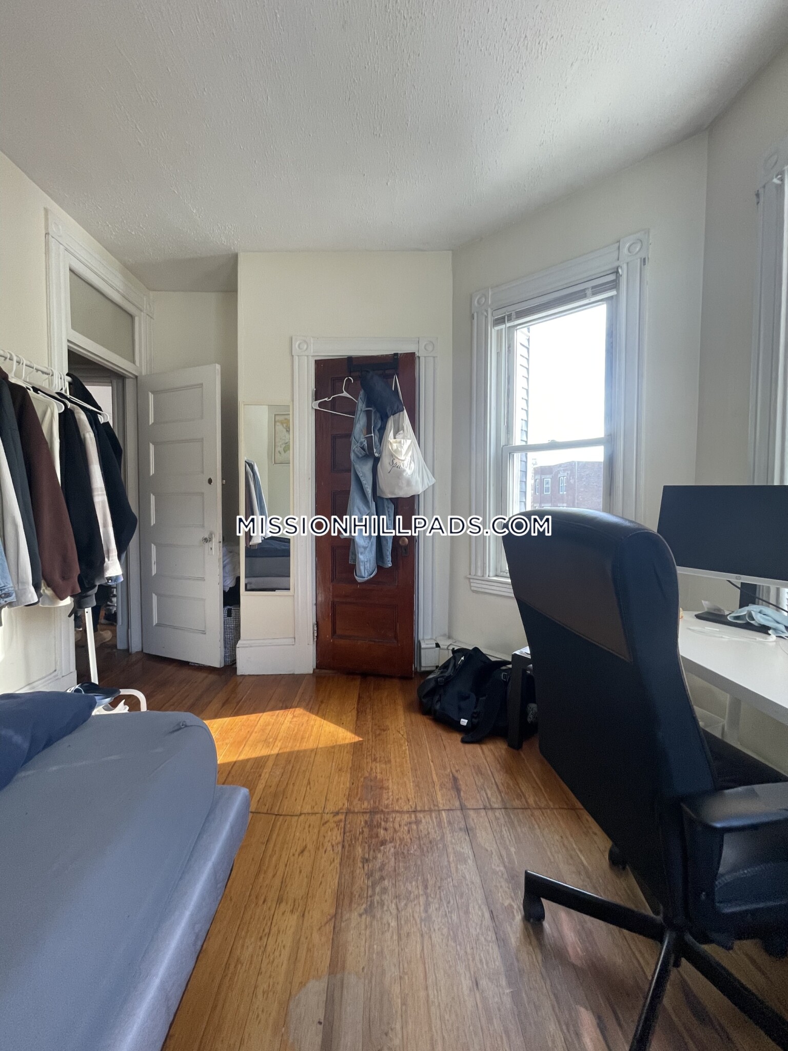 9 Hillside St, Mission Hill