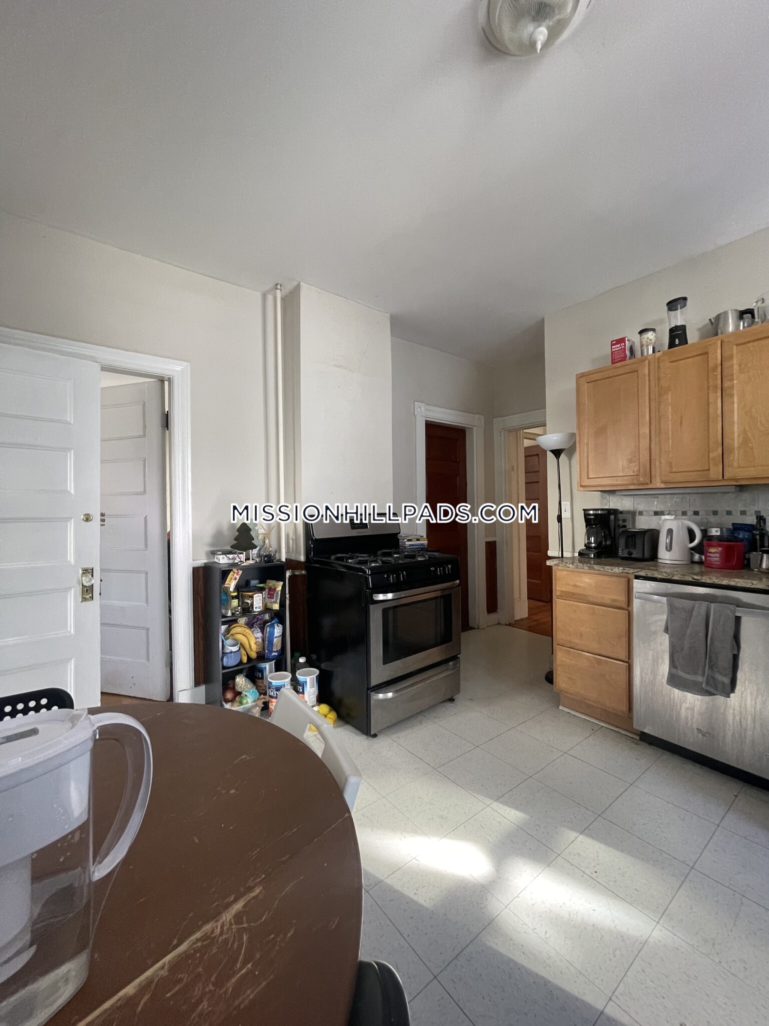 9 Hillside St, Mission Hill